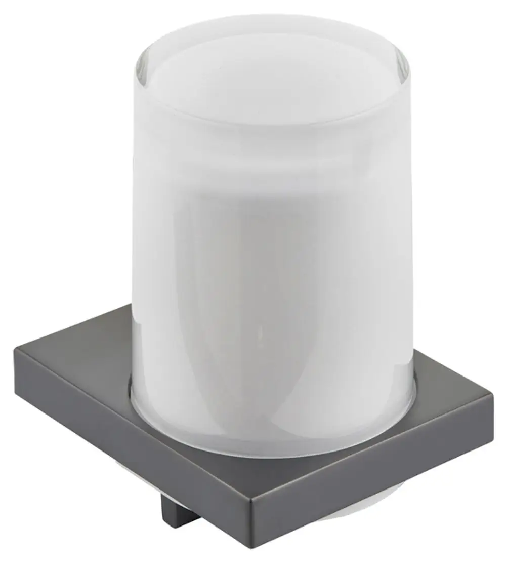 Keuco Lotionspender aus Echtkristall-Glas, mit einem stabilen, quadratischen Sockel in Schwarzchrom gebürstet, geeignet für Badezimmer- oder Sanitäranwendungen.
